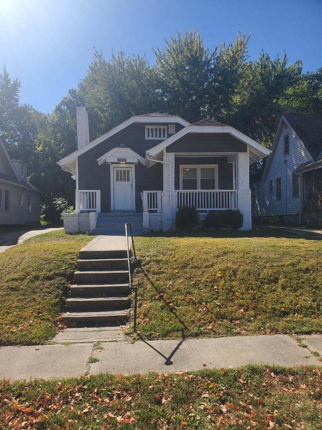 1843 E 68th St in Kansas City, MO - Foto de edificio - Building Photo