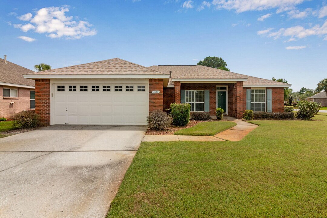 4030 Broken Arrow Ct in Destin, FL - Building Photo