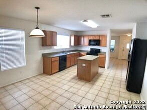 5854 Providence Oak in San Antonio, TX - Building Photo - Building Photo