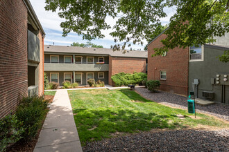 25 Broadmoor in Colorado Springs, CO - Foto de edificio - Building Photo