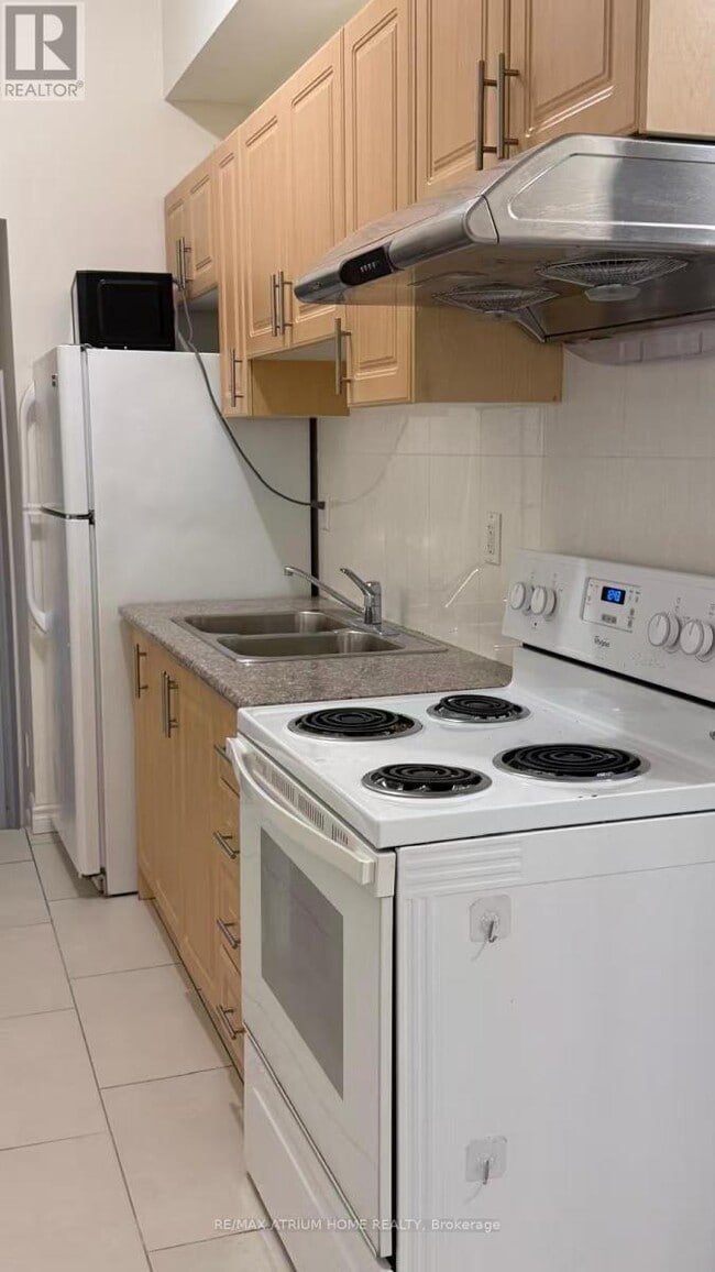 413 Spadina Ave. in Toronto, ON - Building Photo - Building Photo