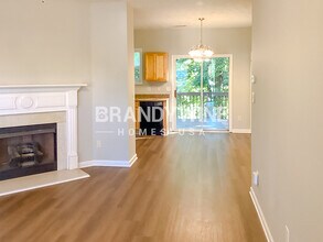 185 Cool Weather Dr in Lawrenceville, GA - Foto de edificio - Building Photo