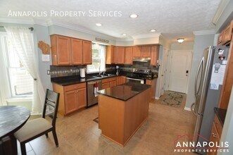 555 Brightview Dr in Millersville, MD - Foto de edificio - Building Photo