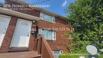 2055 Quayle Dr in Akron, OH - Building Photo