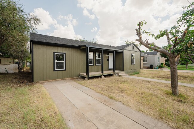 3106 Eisenhower Rd in Odessa, TX - Building Photo - Building Photo