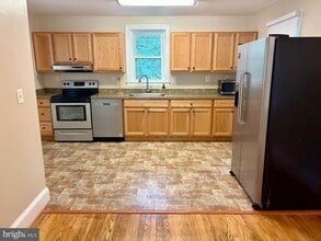 10110 Barnes Ave in Owings Mills, MD - Building Photo - Building Photo
