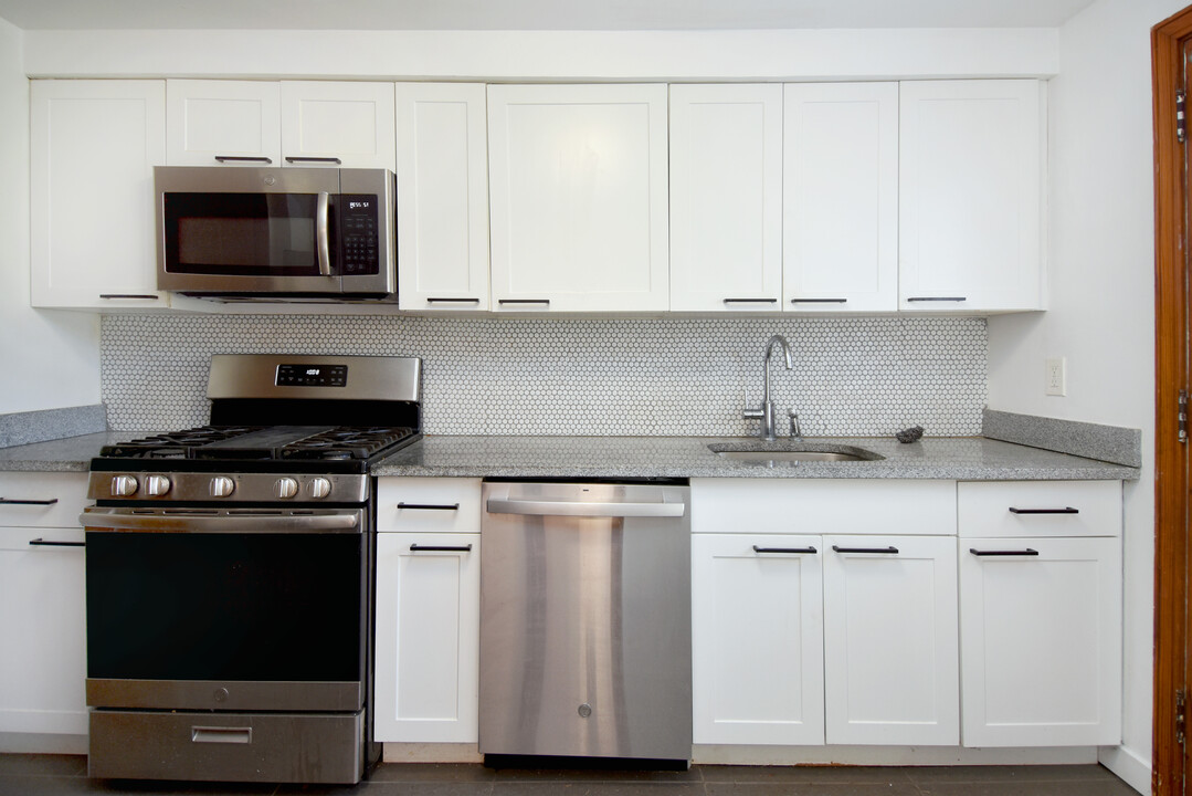 31 Marylea Ave in Brentwood, PA - Building Photo