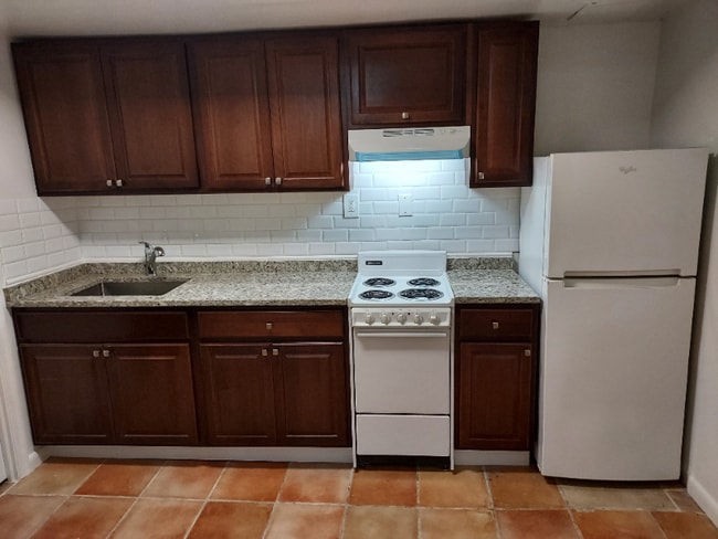 25 Balmoral Dr E in Oxon Hill, MD - Building Photo - Building Photo