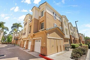 12372 Carmel Country Rd, Unit 202 in San Diego, CA - Building Photo