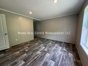 154 A St in Pittsfield, ME - Foto de edificio - Building Photo