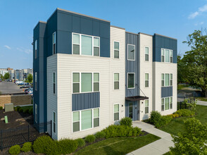 Legacy Pointe at Poindexter Apartments in Columbus, OH - Building Photo - Building Photo