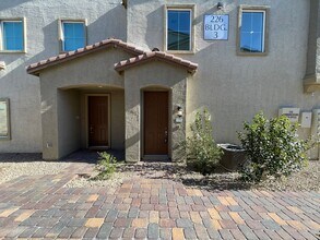226 Cordelia Cove Ave in Henderson, NV - Building Photo - Building Photo