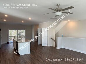 5204 Stream Stone Way in Raleigh, NC - Building Photo - Building Photo