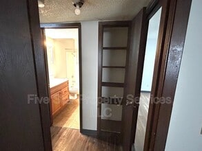 2080 W Washington St in Springfield, IL - Building Photo - Building Photo