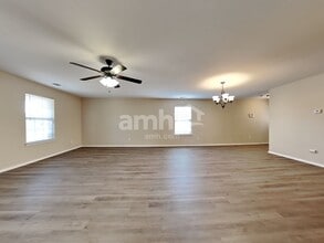 587 Lentisco Dr in Lancaster, TX - Foto de edificio - Building Photo