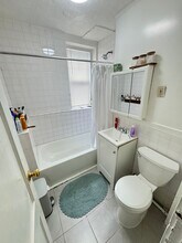 17 Price Rd, Unit 13 in Boston, MA - Building Photo - Building Photo