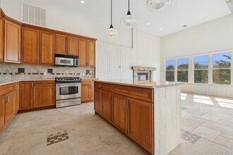 335 Herricks Ln in Jamesport, NY - Building Photo - Building Photo