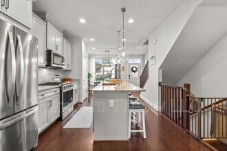 5136 Randolph Rd in Rockville, MD - Building Photo - Building Photo