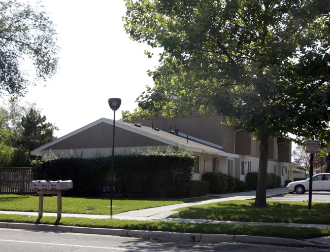 1431 W 400 S in Salt Lake City, UT - Foto de edificio - Building Photo