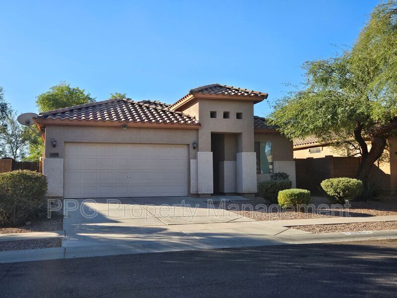 17035 W Windermere Way in Surprise, AZ - Building Photo