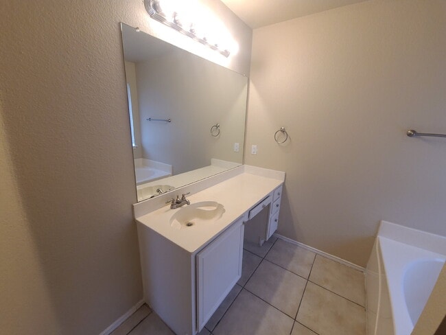 787 Catalina Dr in Lancaster, TX - Building Photo - Building Photo