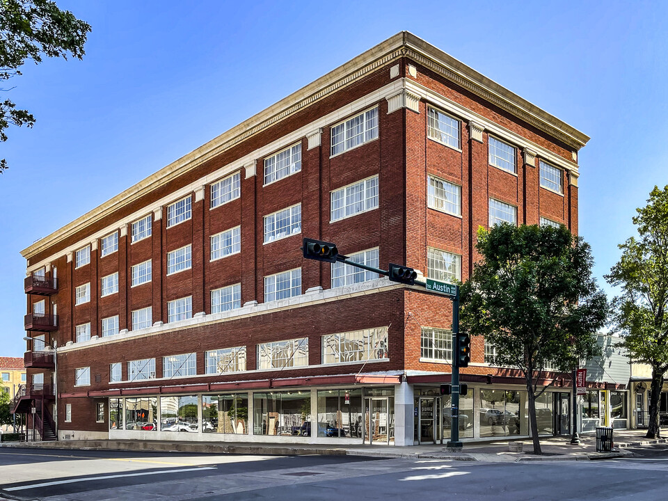 Stratton Lofts in Waco, TX - Building Photo