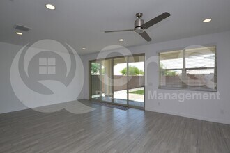 9213 W Glenrosa Ave in Phoenix, AZ - Building Photo - Building Photo