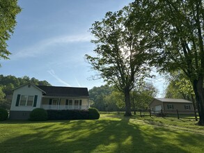 11414 Goose Creek Rd in Bristol, VA - Foto de edificio - Building Photo