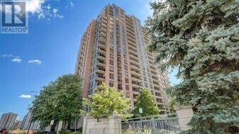 5229 Dundas St W in Toronto, ON - Building Photo