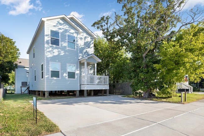 property at 4020 Avenue N 1/2 Rear