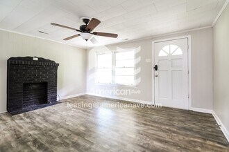 1711 Holliday Dam Rd in Belton, SC - Foto de edificio - Building Photo