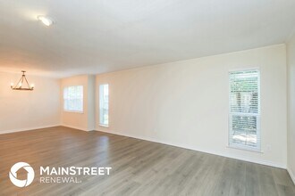 15525 Earlport Cir in Dallas, TX - Building Photo - Building Photo