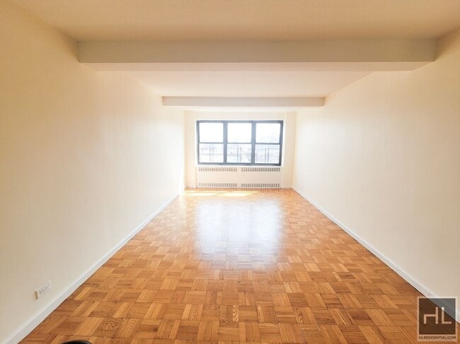 GRAND CONCOURSE in Bronx, NY - Building Photo - Building Photo