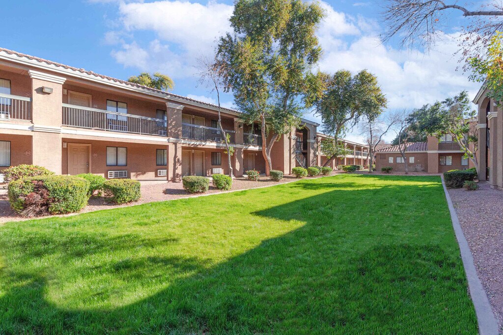 Residence at McDowell Apartments in Phoenix, AZ