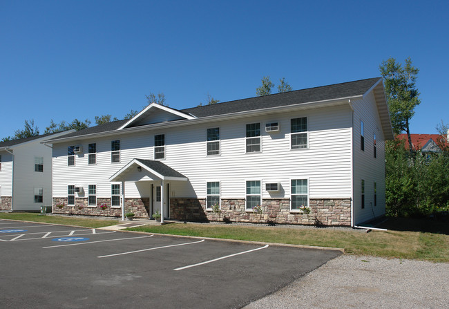 pine grove apartments in Duluth, MN - Building Photo - Building Photo