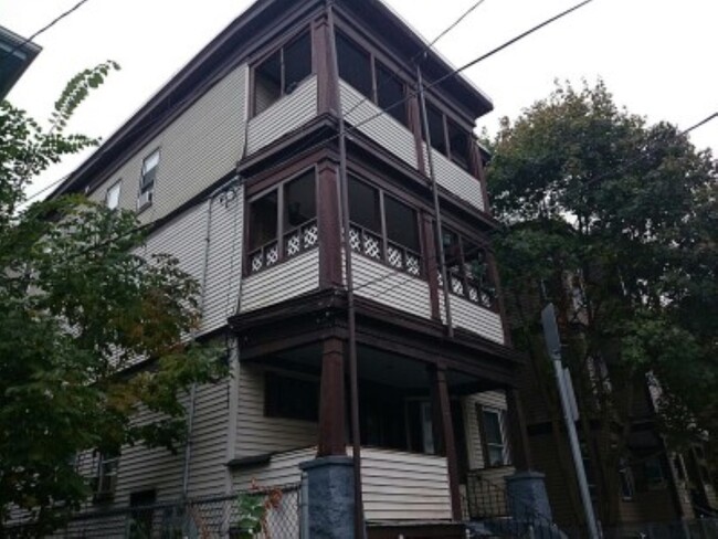 46 Wildwood St, Unit 1