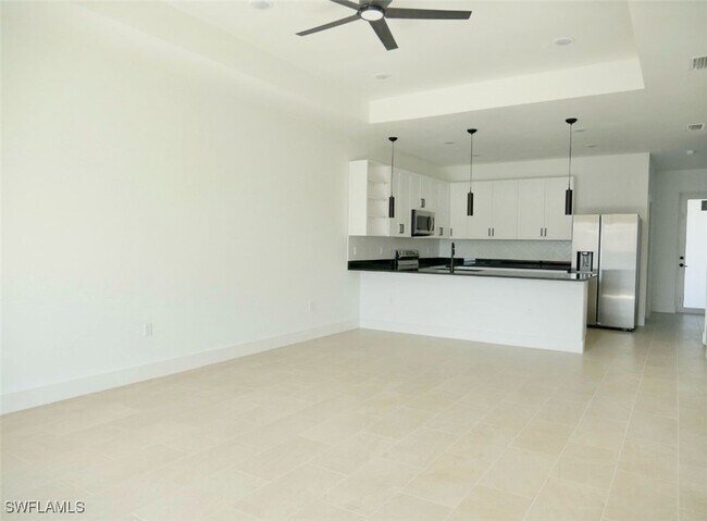 property at 918 Eisenhower Blvd