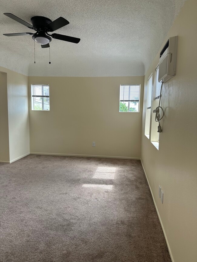 1248 1/2 N Cahuenga Blvd in Los Angeles, CA - Building Photo - Building Photo