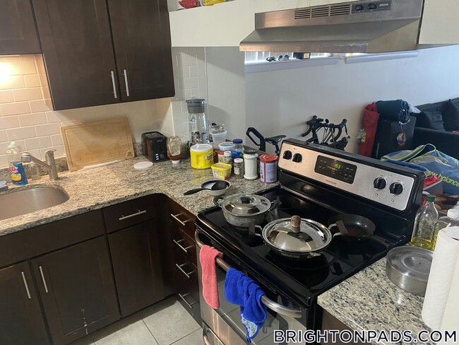 146 N Beacon St in Boston, MA - Building Photo - Building Photo