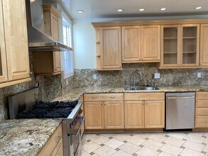 2125 Vicente St in San Francisco, CA - Building Photo - Building Photo