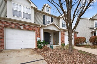 373 Montclair Tower Dr in St. Charles, MO - Building Photo - Building Photo
