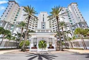 315 Dunes Blvd in Naples, FL - Building Photo