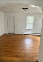 8 Park Ave in Ramapo, NY - Building Photo - Building Photo