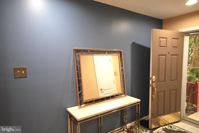 10229 Rutland Round Rd in Columbia, MD - Building Photo - Building Photo