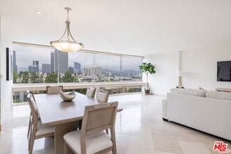 2220 Ave of the Stars in Los Angeles, CA - Building Photo - Building Photo