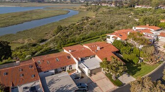 2165 Vista Entrada in Newport Beach, CA - Building Photo