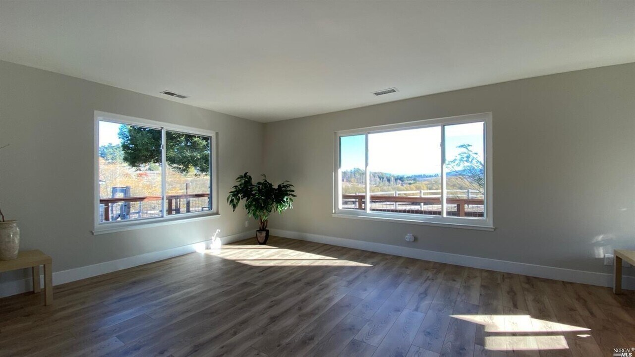 3005 Blucher Valley Rd in Sebastopol, CA - Building Photo