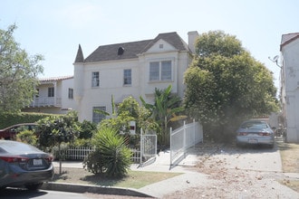 Holt Villas in Los Angeles, CA - Foto de edificio - Building Photo