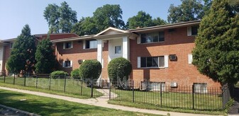 130 Flintridge Dr Apartments