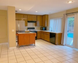 324 S Palo Cedro Dr in Diamond Bar, CA - Foto de edificio - Building Photo